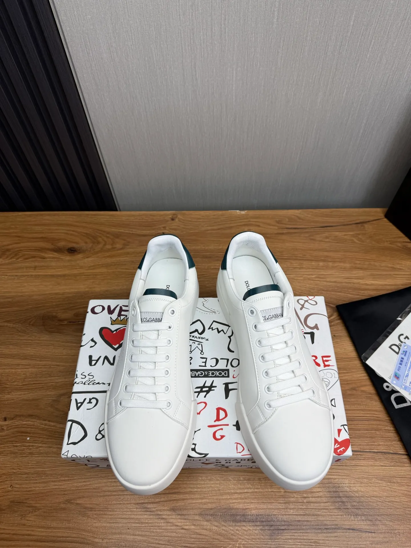Men's men's shoes💰460💰Dolce & gabbana (DG) official website synchronized new models💥1 fashion hot models: 1 exclusive mold opening ✅ imported cowhide for the upper, unique brand style logo upper 💥sheepskin foot pads 🐑original private mold outsole ✔️36-44 (38.45 custom-made, non-refundable)